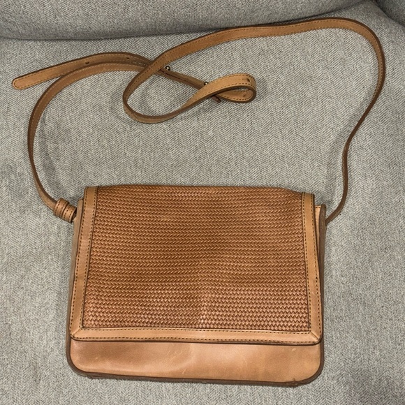 Nisolo Handbags - Nisolo Clara Crossbody